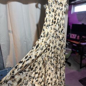 Flowy Floral Print Maxi Dress